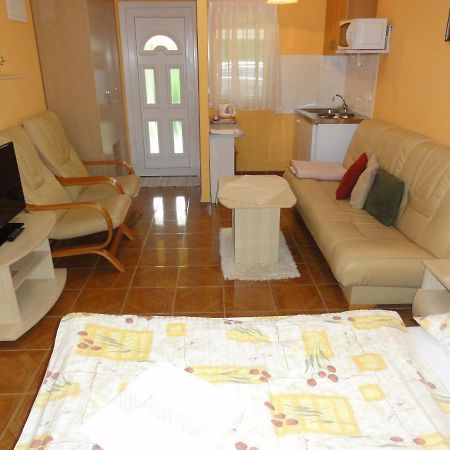 Apartmany Usmev Veľký Meder エクステリア 写真