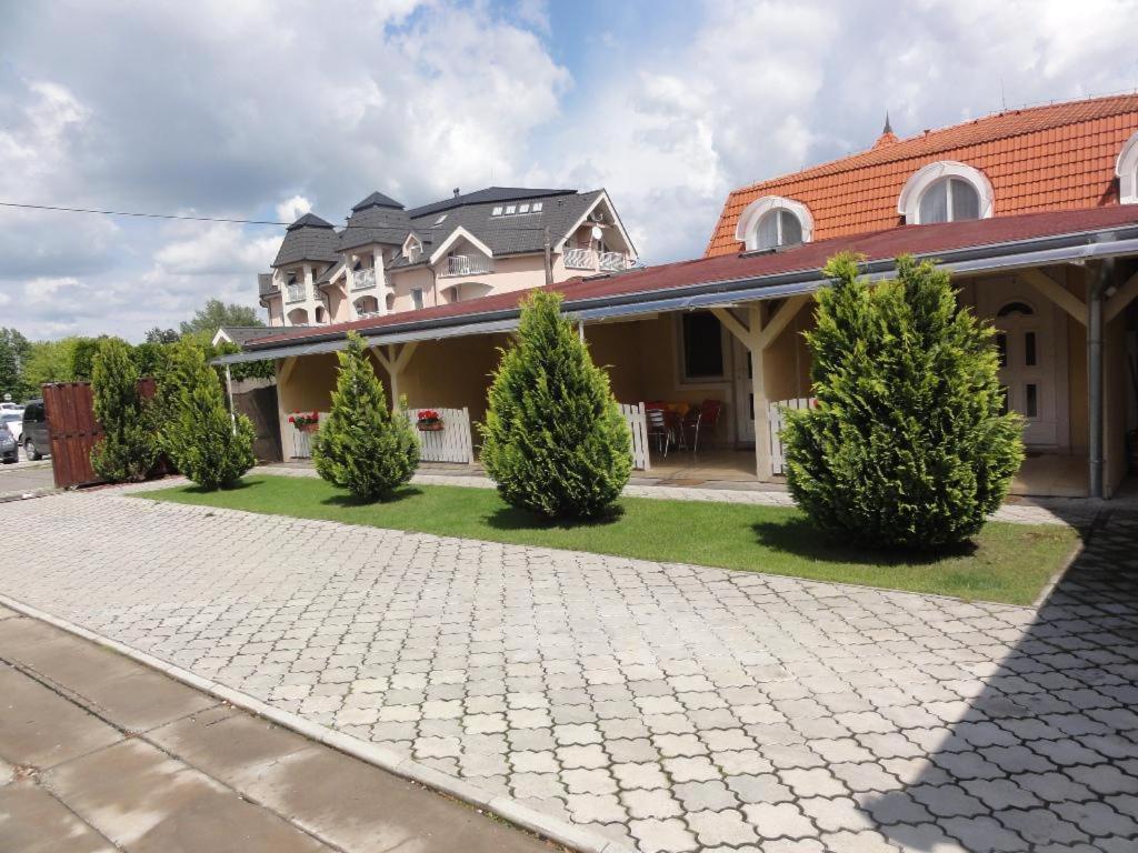Apartmany Usmev Veľký Meder エクステリア 写真